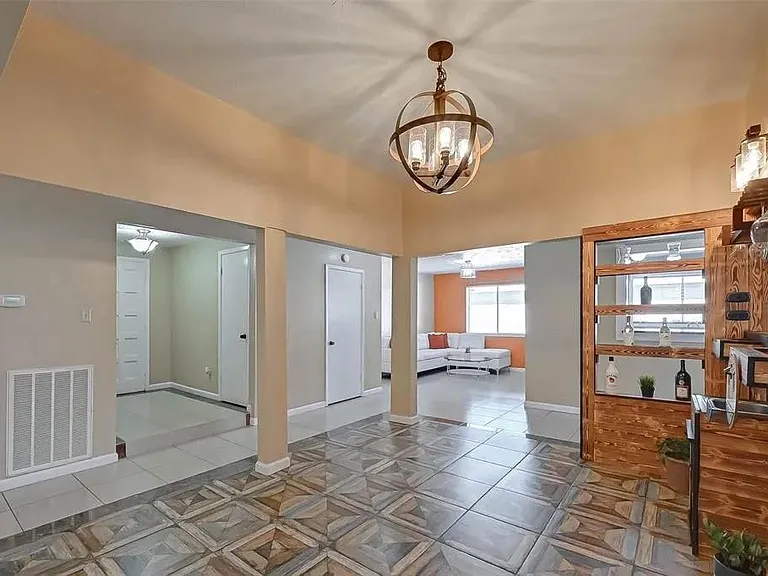 10431 Odessa Dr — Photo 7