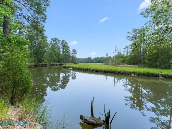 Five Gables Dr, Gloucester, VA 23061