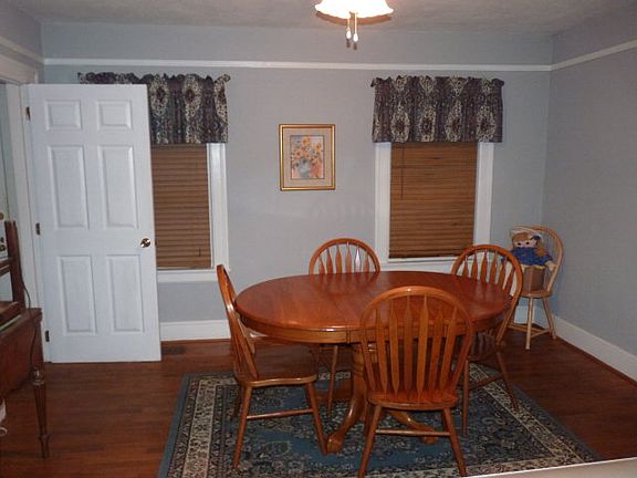 4th image of 1009 Rosemont Dr