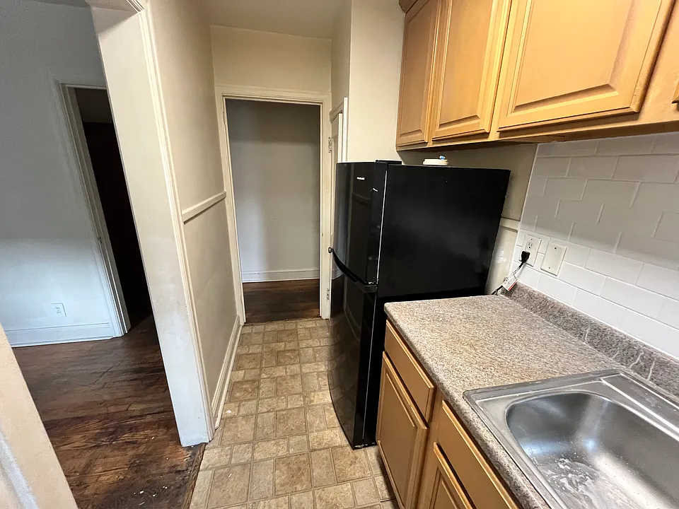 2700 Derry St #3