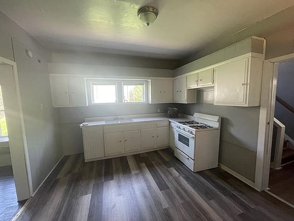 4th image of 3657 E 151st St #2
