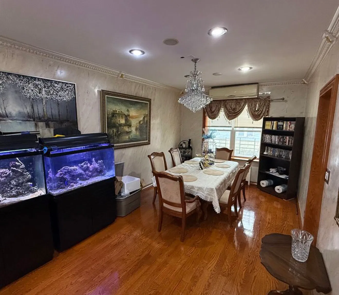 3 bed, 1.5 bath, 1760 sqft, $4,299 — Photo 1