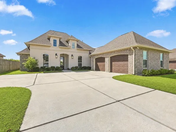 257 Royal Oak Blvd, Thibodaux, LA 70301