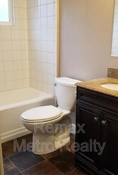 533 11th Ave E #1 — Photo 12