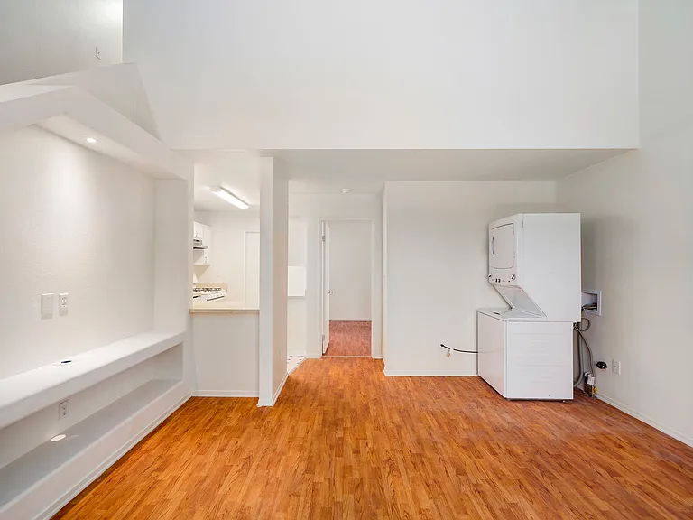 220 W Truslow Ave — Photo 17
