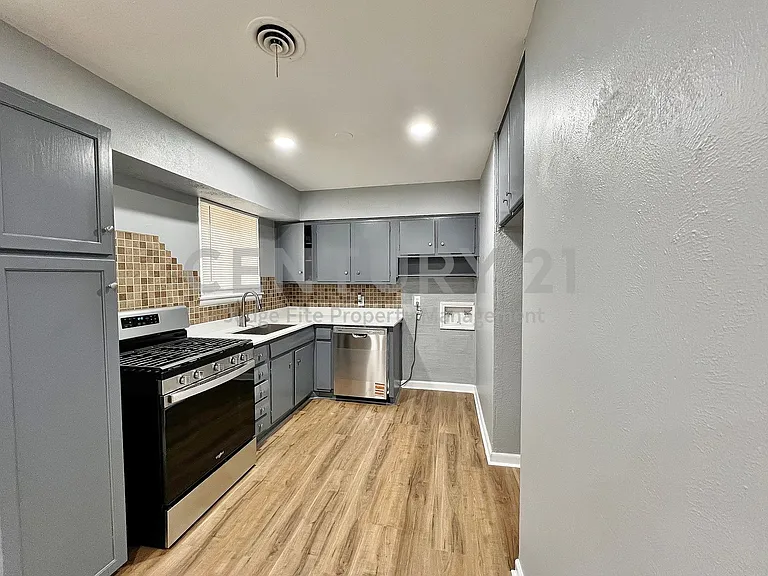 714 Cranbrook Ln — Photo 8