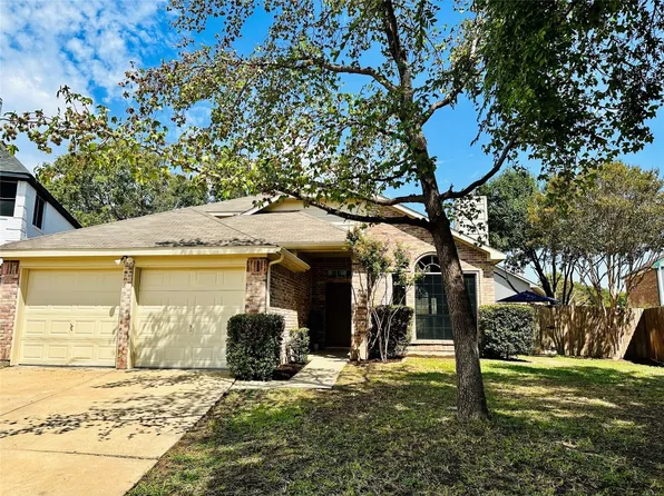 1353 Honeysuckle Ln, Lewisville, TX 75077