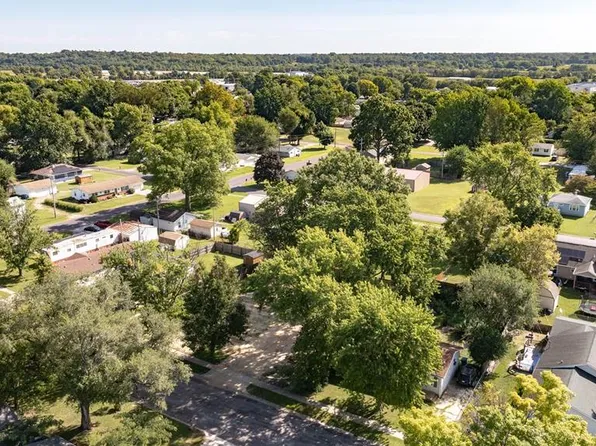 408 Indiana Ave, South Roxana, IL 62087