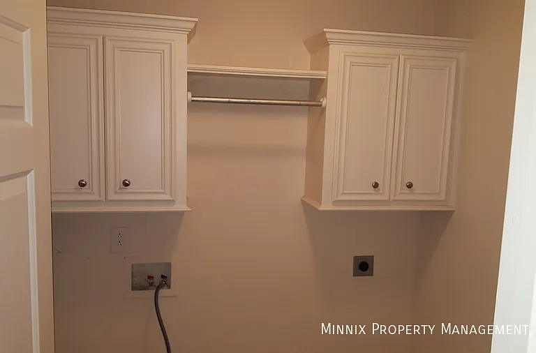 1002 Oshkosh Ave — Photo 38