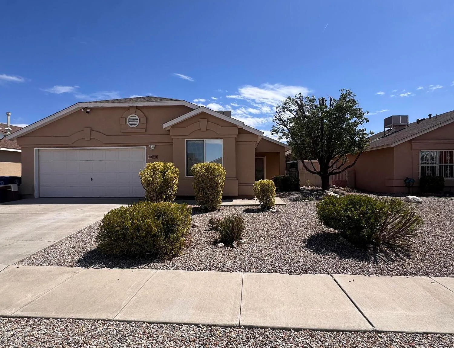 3 bed, 2.0 bath, 1444 sqft, $2,050 — Photo 1
