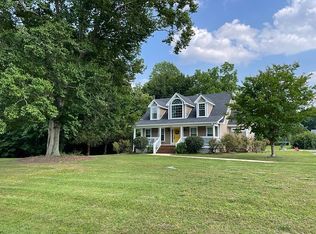 103 Quillens Point Ln, Smithfield, VA 23430