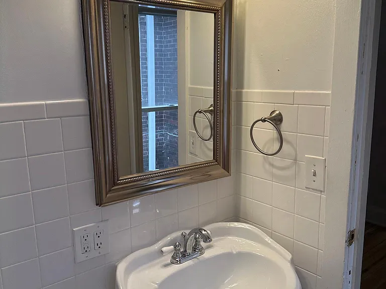 826 Elmwood Ave #3 — Photo 5