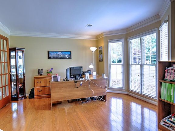 5th image of 3663 Cherbourg Way