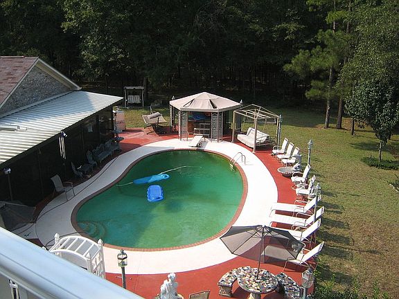 Gunite pool