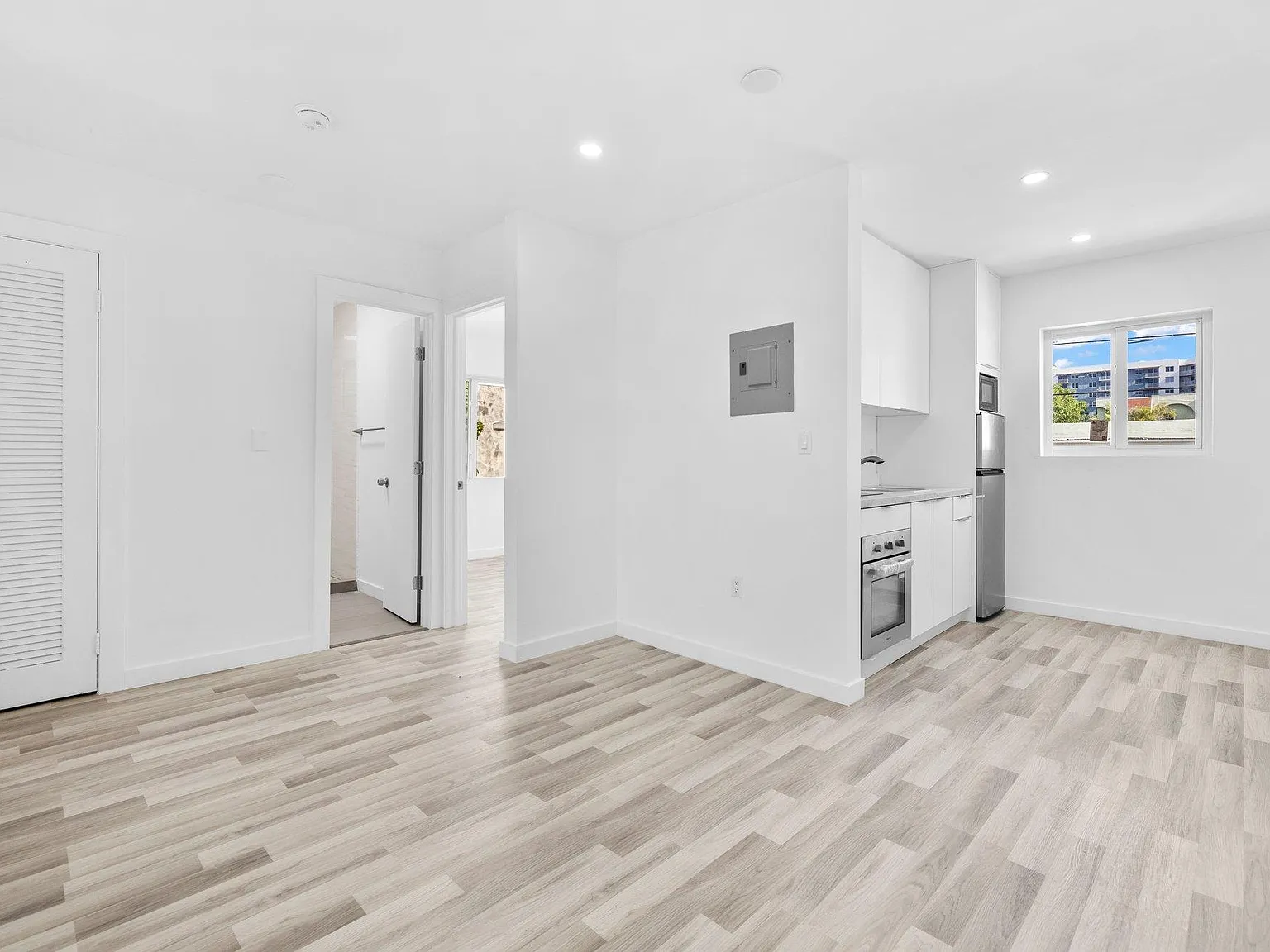 2 bed, 800 sqft, $2,100 — Photo 4
