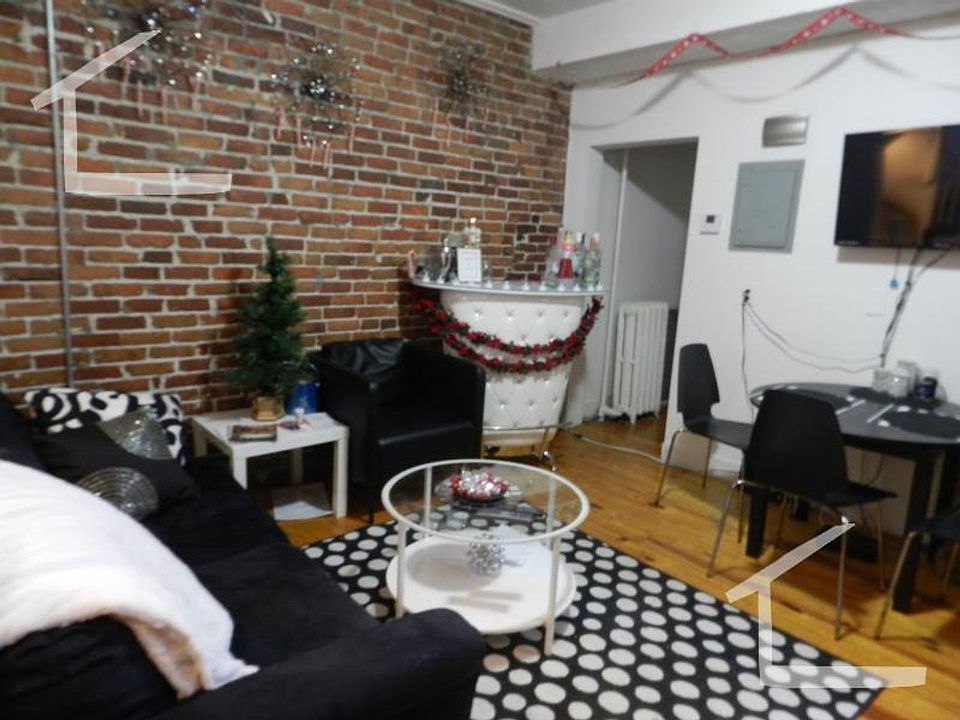 1st image of 216 Hemenway St #3