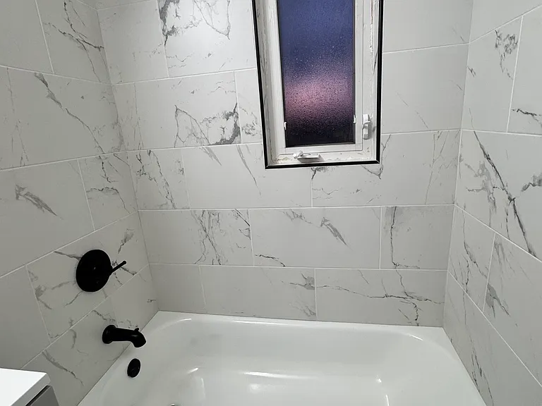 Grand Lee Apartments — Photo 12
