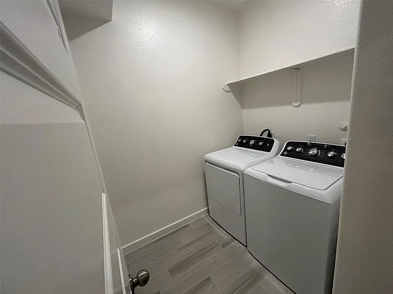 1511 Revolution Way — Photo 18