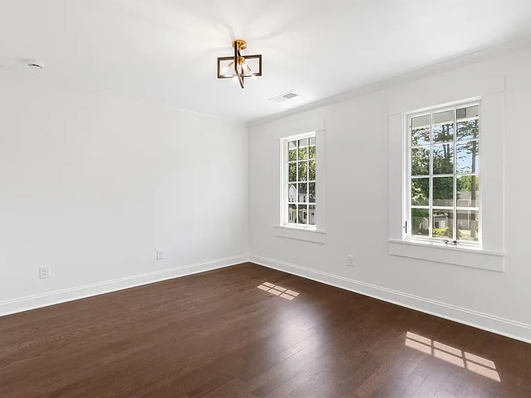 1296 Hilton Dr — Photo 40