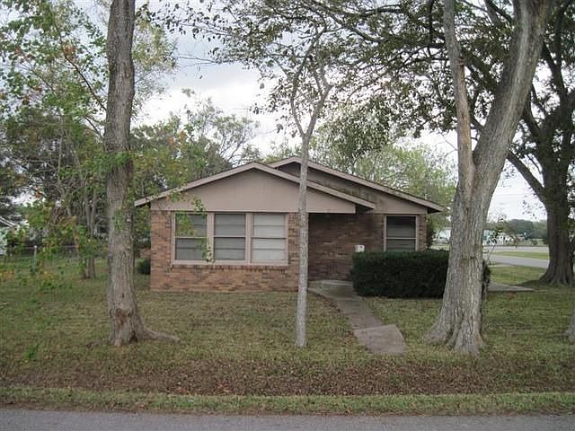 2nd image of 733 Loggins Dr