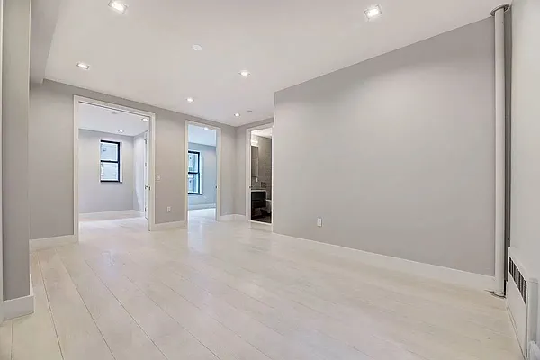 Rented by REAL New York | media 24