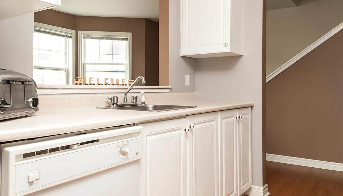 South Street Apartments — Photo 4