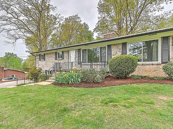5th image of 1215 Romans Dr