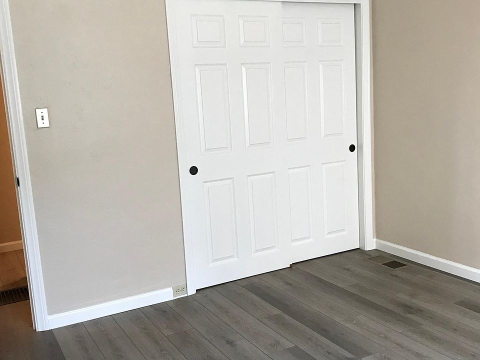 1st image of 2440 Curlew St