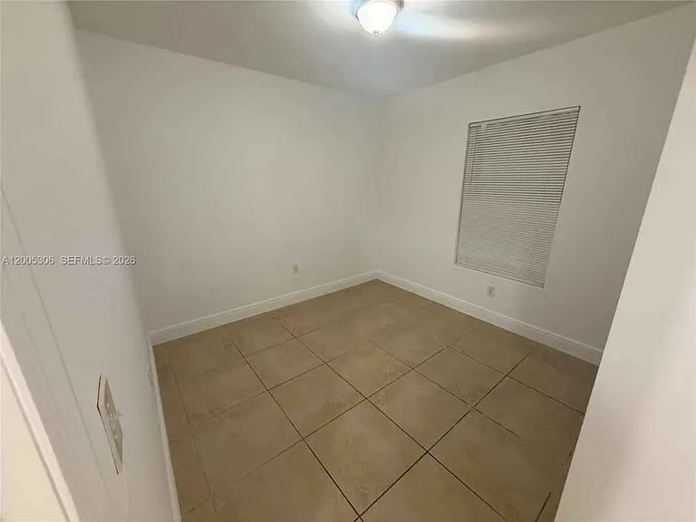 1565 NW 47th St — Photo 5