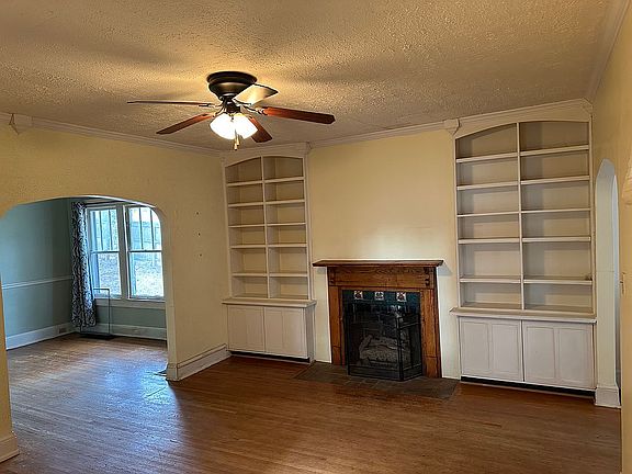 5th image of 1531 Branson Ave