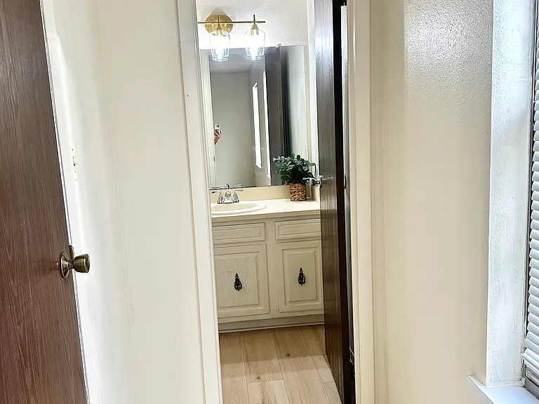 2305 N Grand Ave #B — Photo 25