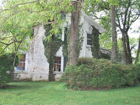 3rd image of 1891 Farmington Rd