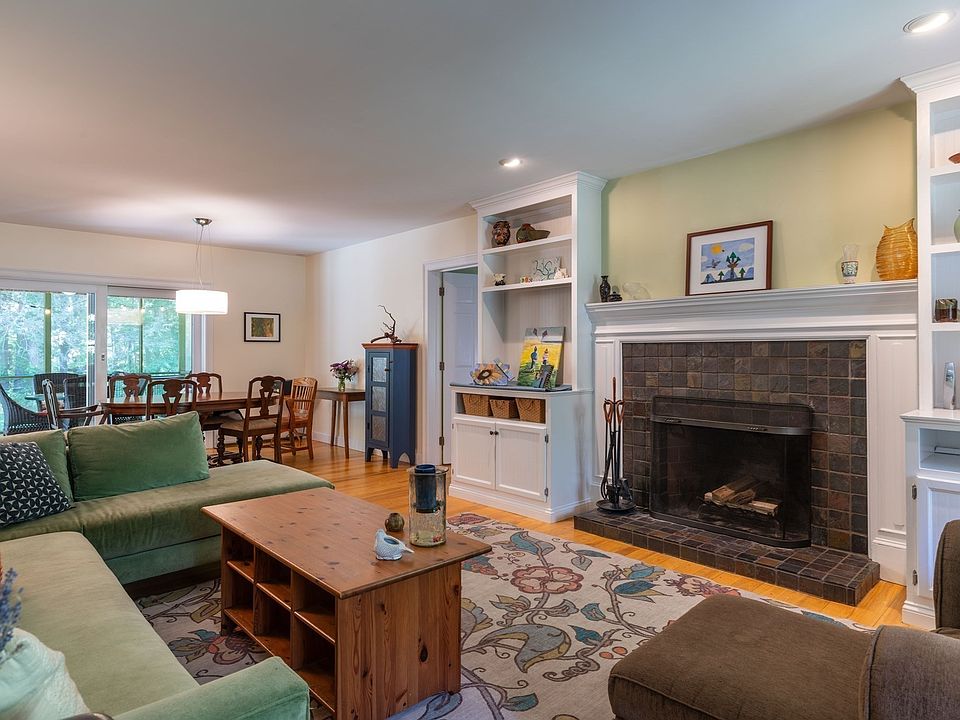 1st image of 18 Fort Hill Rd