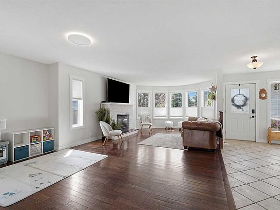 5th image of 5 S Westwood Cres