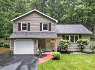 46 Wineberry Ln, Malta, NY 12020