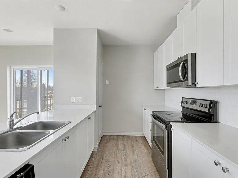 660 Garibaldi Ave — Photo 18
