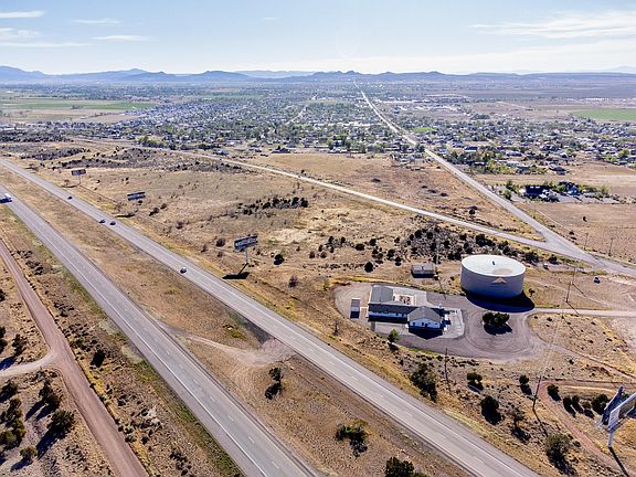 3rd image of 1810 N Old Us Highway 91
