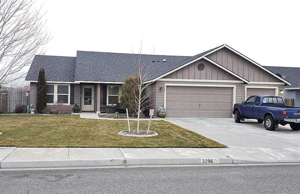 1st image of 2296 Crab Apple Cir