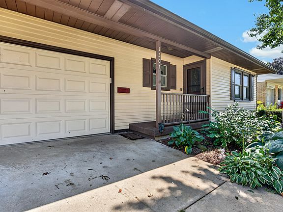 2nd image of 1204 Searle Dr