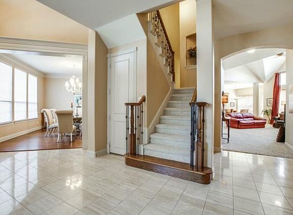 5th image of 609 Stonebury Dr
