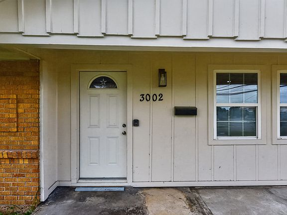 2nd image of 3002 Tanglebriar Dr