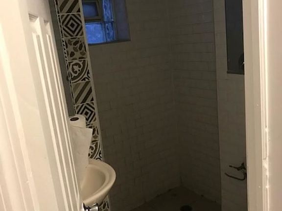 5th image of 41 Kenmare St APT 12