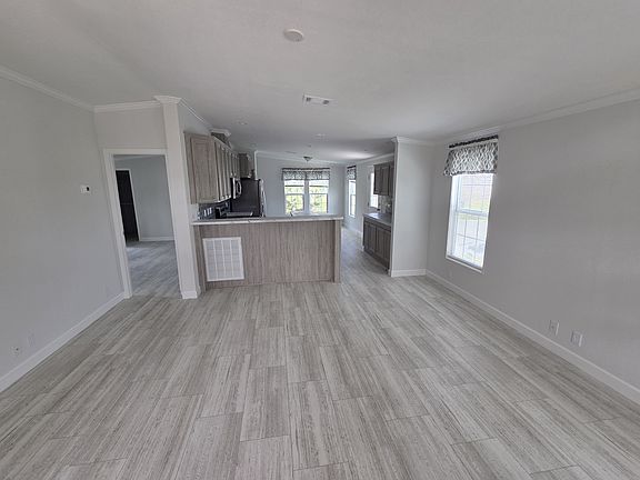 5th image of 5211 SW 34th St