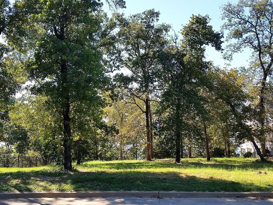 1st image of 318 Sunset Cir