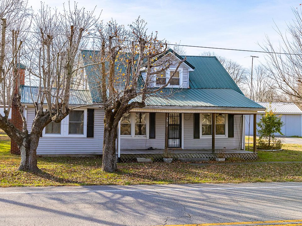 1st image of 3913 Main St