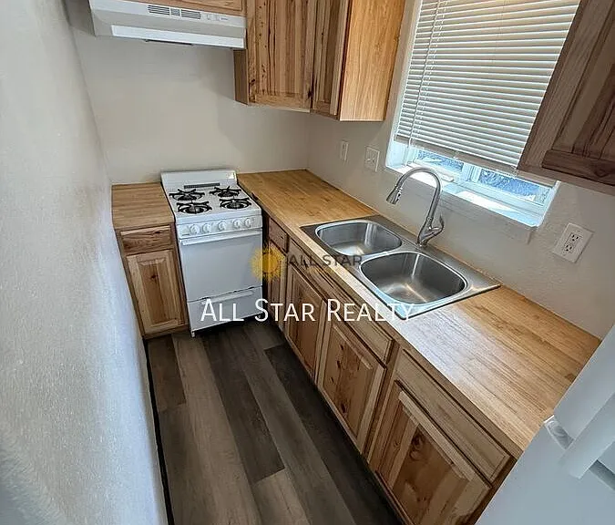 3901 Northwood Dr #8 — Photo 1