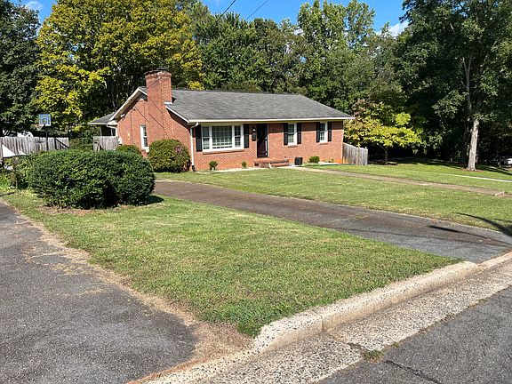 3 bedroom, 2 full bath home situated on a safe and quiet cul-de-sac