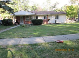 28012 Red Leaf Ln, Southfield, MI 48076