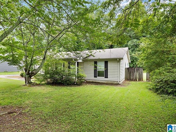 3rd image of 1932 Carraway St