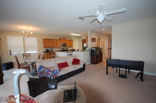 1467 Carpathian Dr - living2